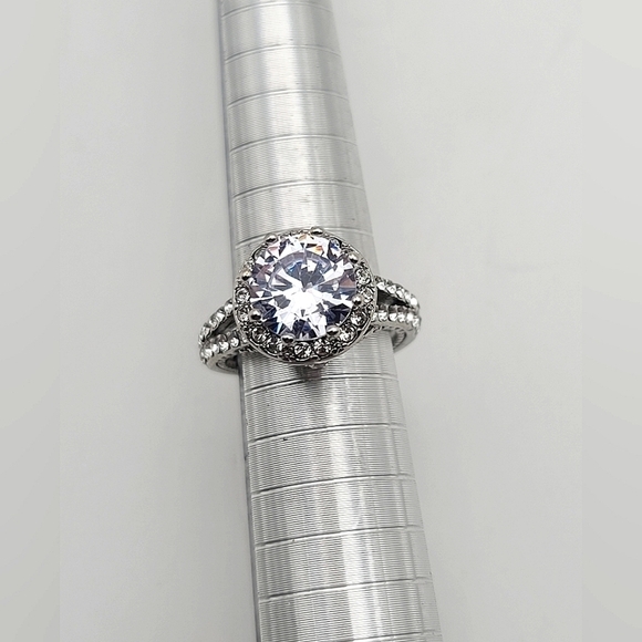 Cubic Zirconia Wedding or Cocktail Ring S925 Silver Plated - Picture 5 of 14